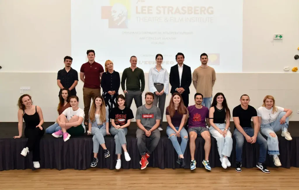 Училището за звезди "Лий Страсбърг" се завръща в България