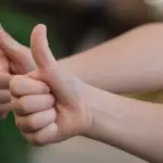 Езикът на палеца